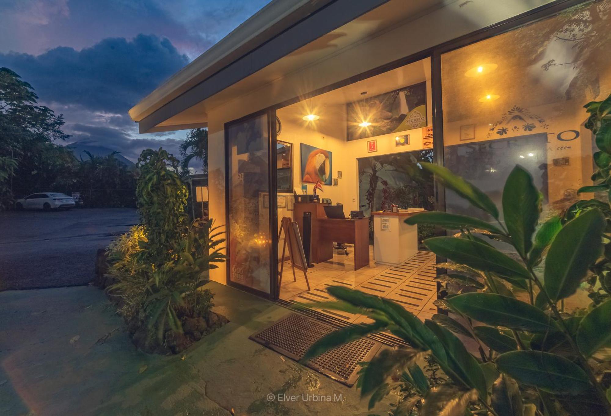 Hotel Secreto La Fortuna Екстериор снимка